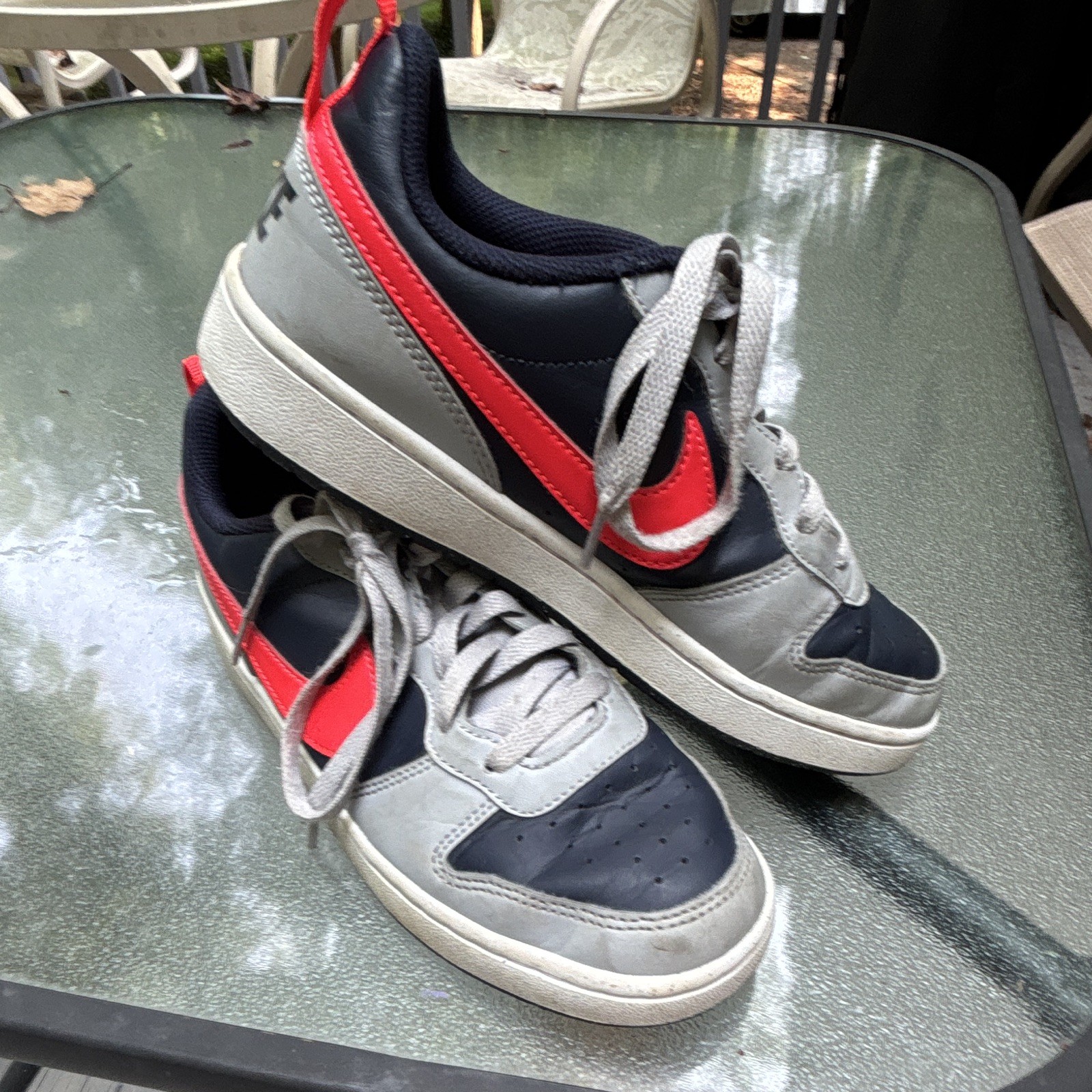 Nike Men’s Low Top Athletic Sneakers Gray/Navy/Red Lace-Up Shoes