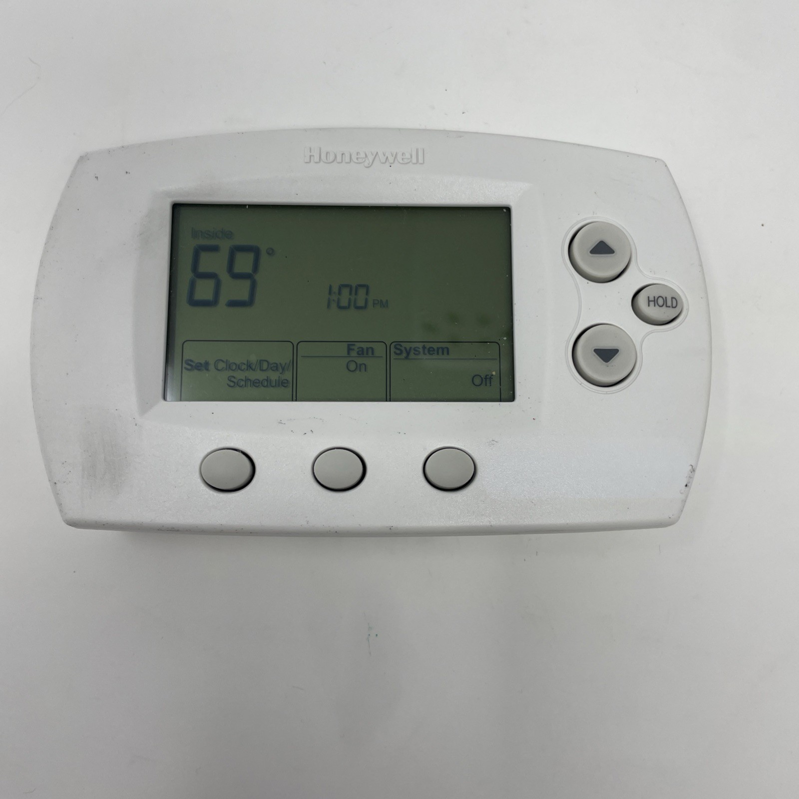 Honeywell FocusPRO 6000 TH6110D1021 Thermostat Programmable Wall Plate Working
