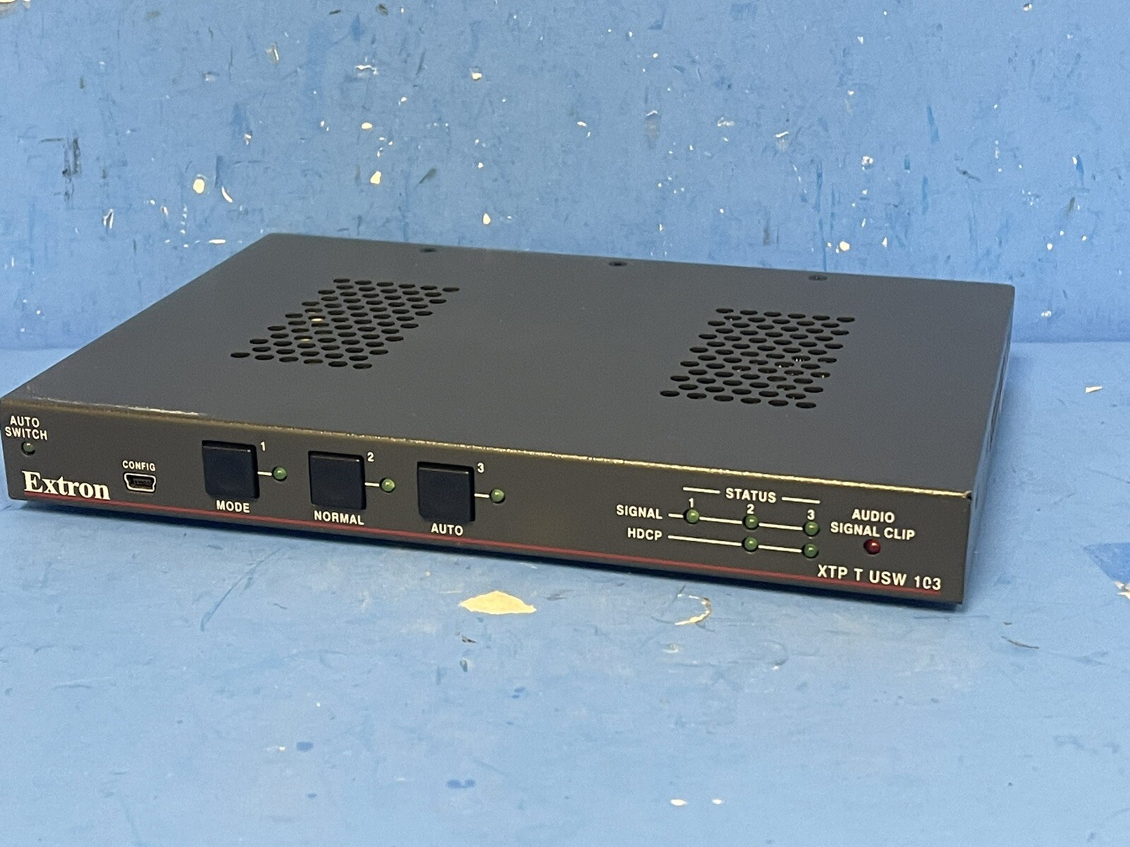 EXTRON  XTP T USW 103  Three Input XTP Switcher Integrated Transmitter
