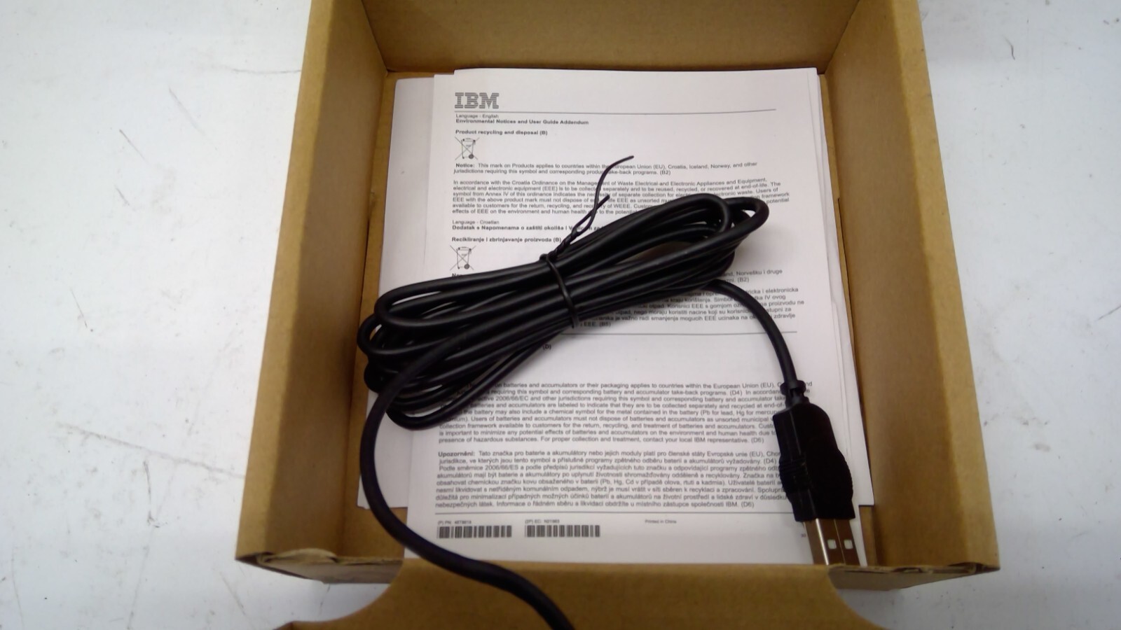 IBM Model MO28UO 3-Button USB Optical Scroll Wheel Mouse Black/Red P/N 01LK260