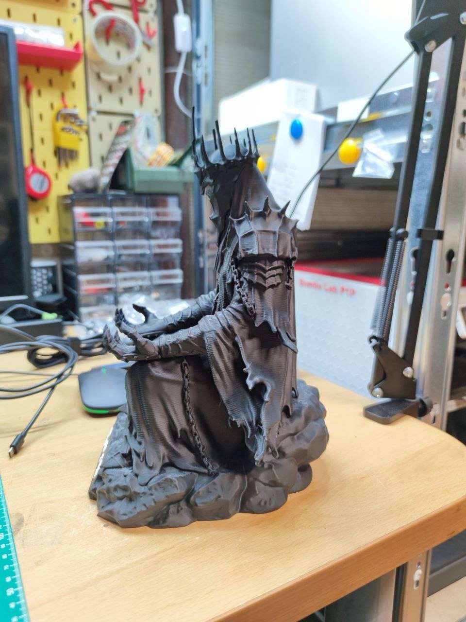 PS5 DualSense Controller Stand Holder Throne Figure Display, Black Plastic
