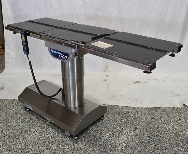 Skytron 1700 Surgical Table- Great condition! Fully functional