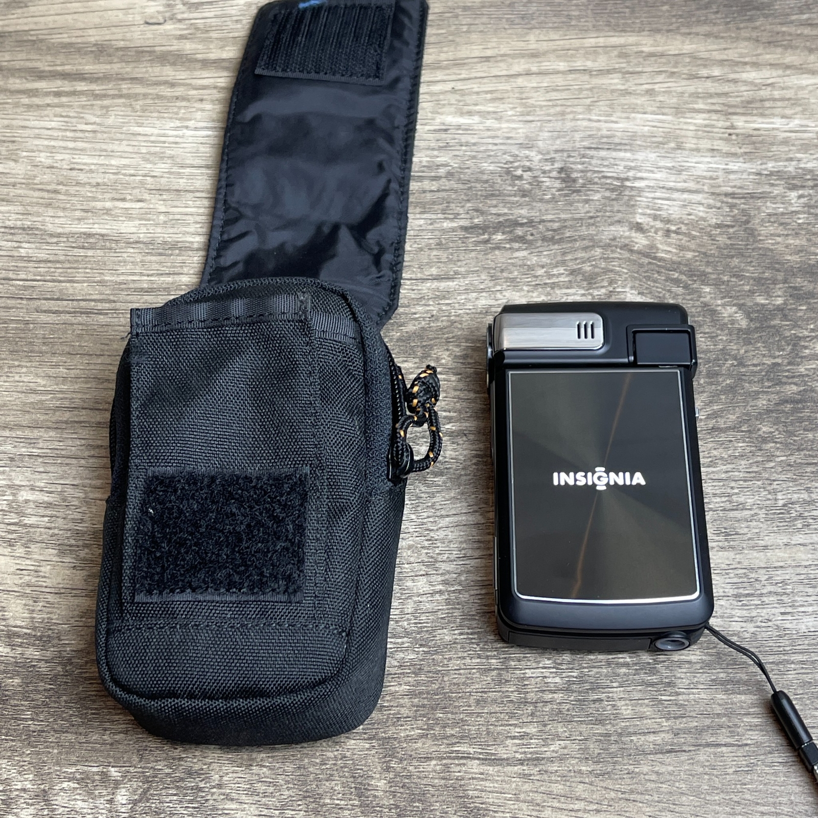 Insignia NS-DCC5HB09 Black 5.0 MP 3" LCD High Definition Flash Media Camcorder