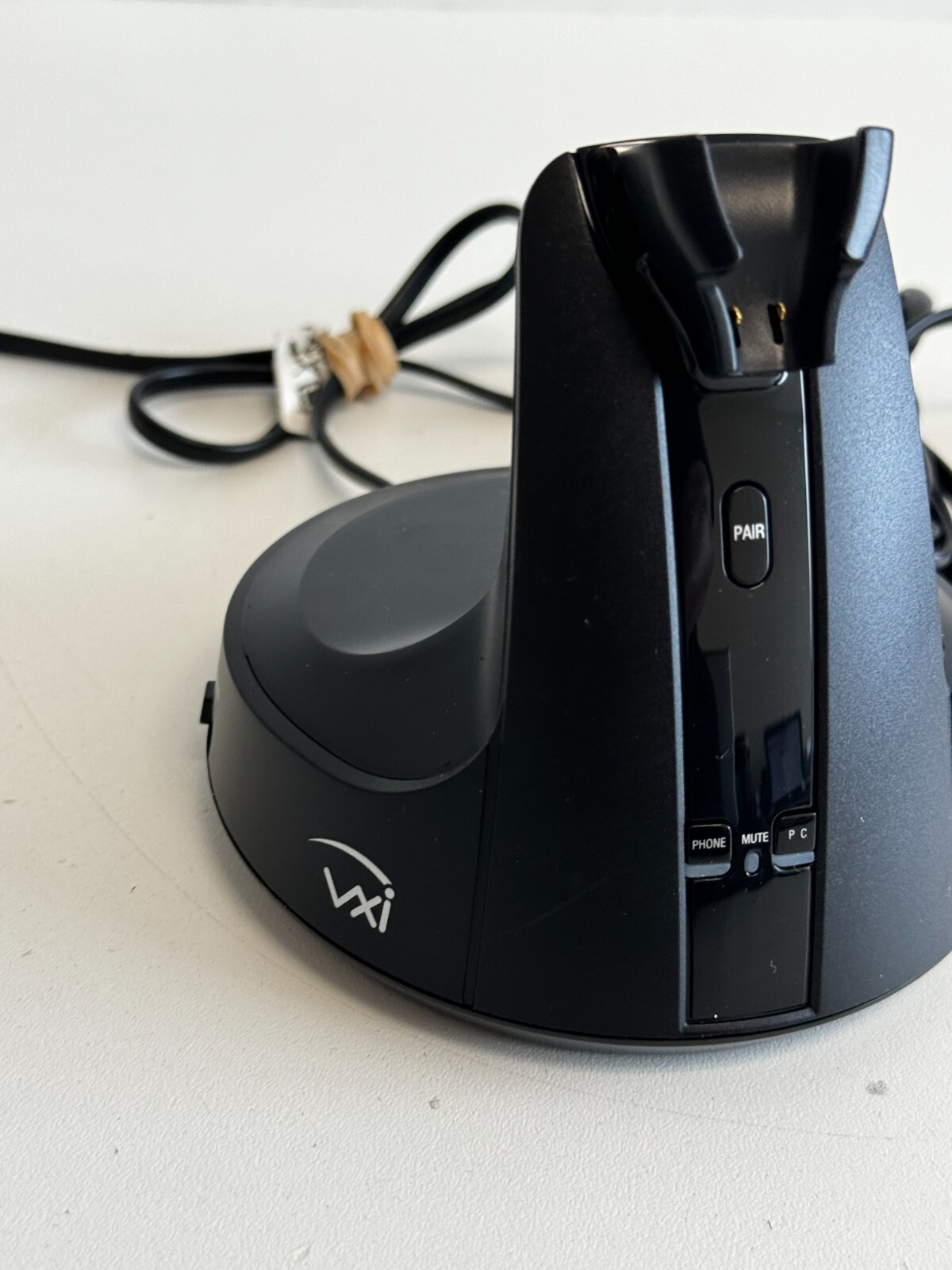 ZZ11: VXi V200 Wireless Headset Desktop Charging Base Stand