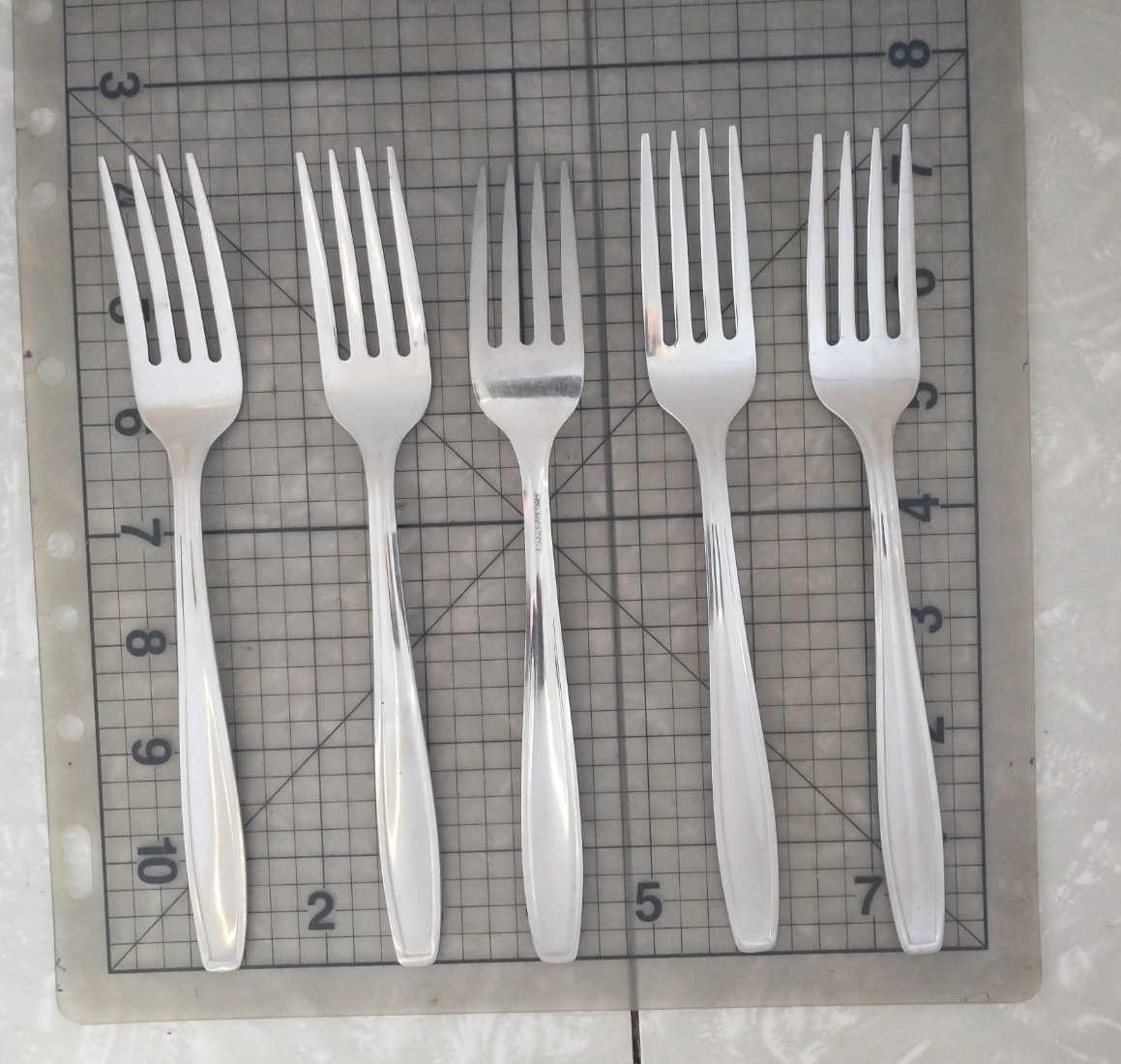 Oneida Vallarta 5 Dinner Forks & Large Cold Meat Stainless Glossy