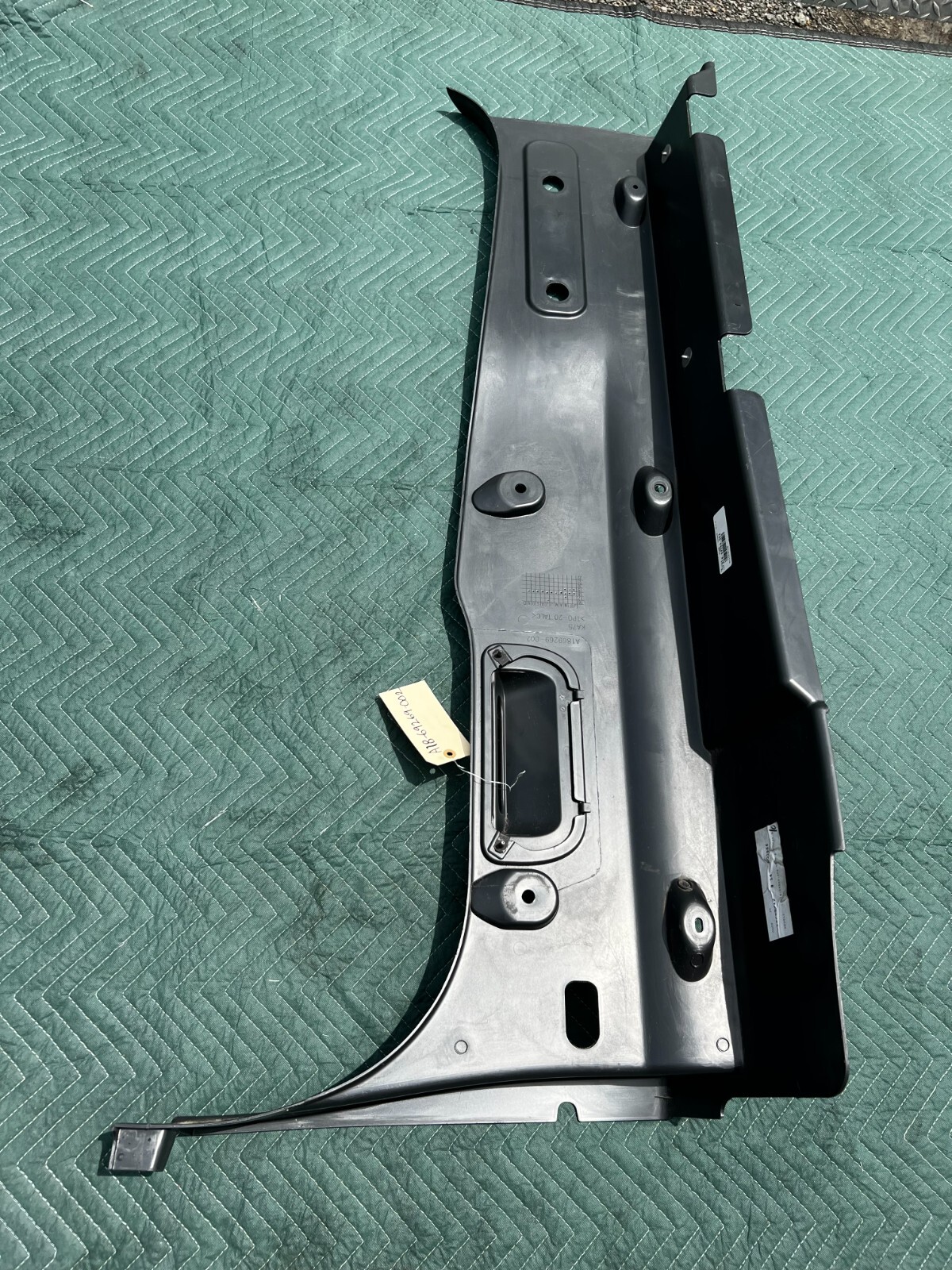 2018-2023 FREIGHTLINER CASCADIA FRONT LEFT B PILLAR COVER TRIM PANEL OEM
