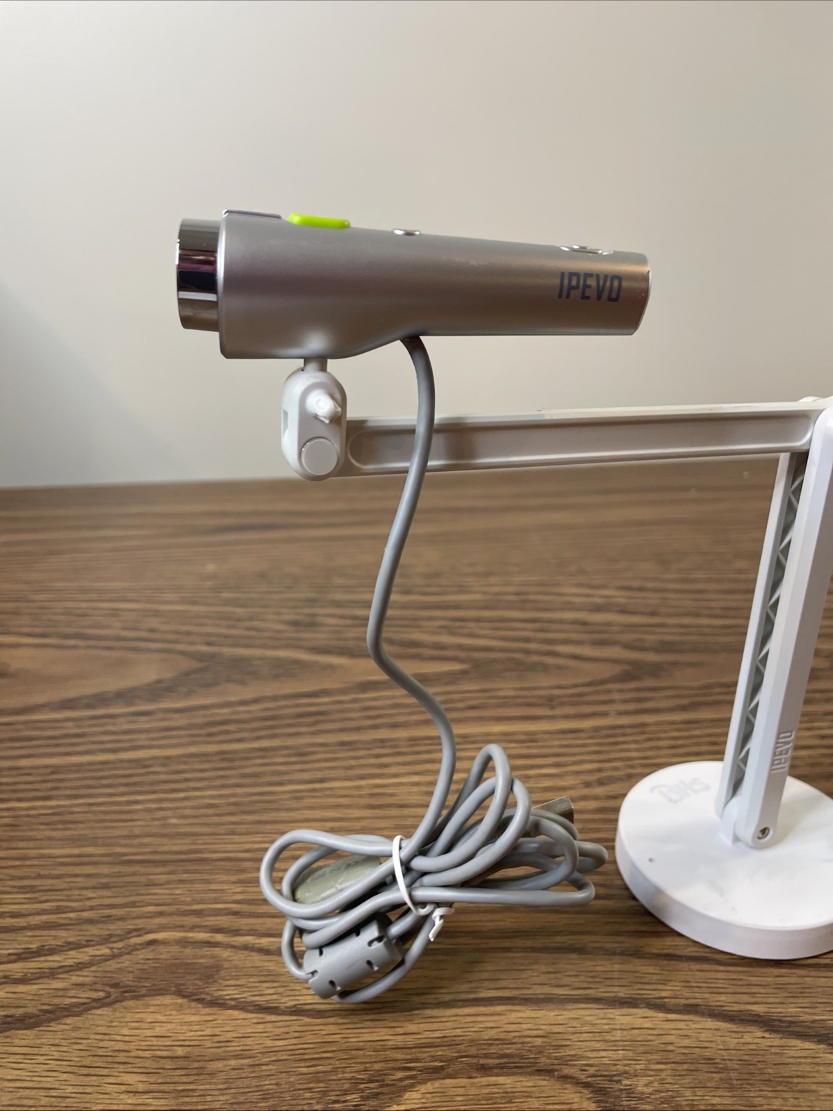 IPEVO P2V USB Doc Camera – Easy Setup, Great Quality 2MP, Autofocus & Macro