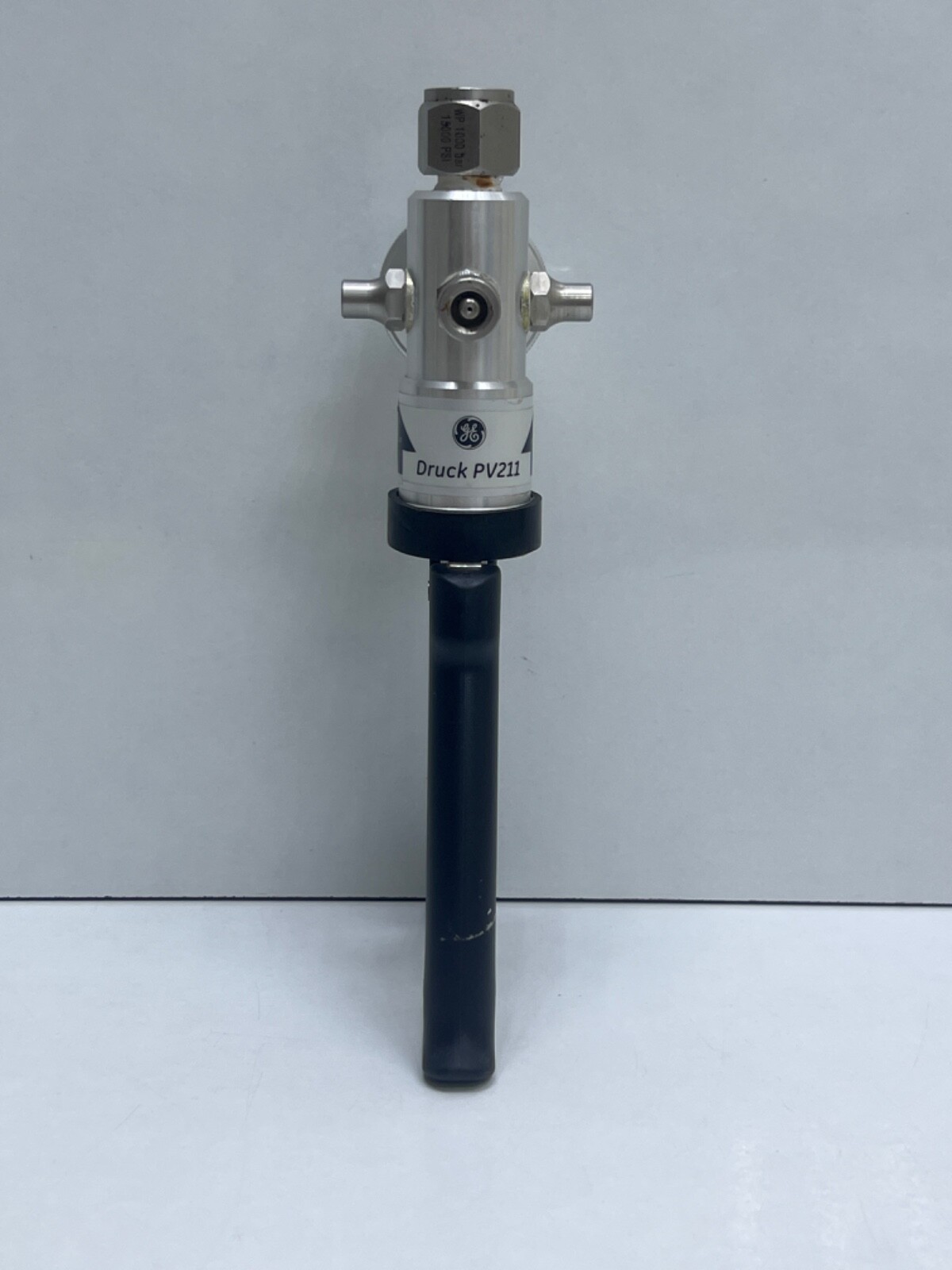 GE DRUCK PV211 HAND HELD PRESSURE CALIBRATOR