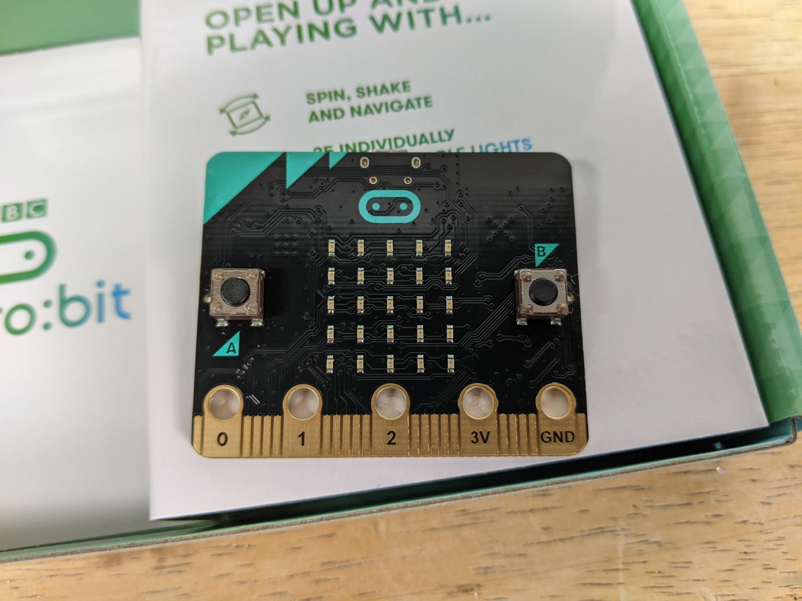 BBC Micro:Bit Go V1.5 MB013B STEM Development Board Starter Kit Factory Sealed