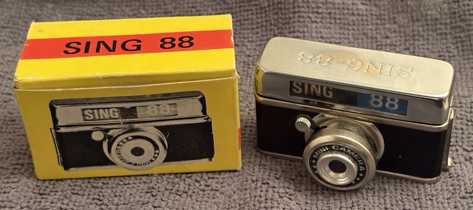 Uncommon Sing 88 Subminiature camera fully working and fair condition
