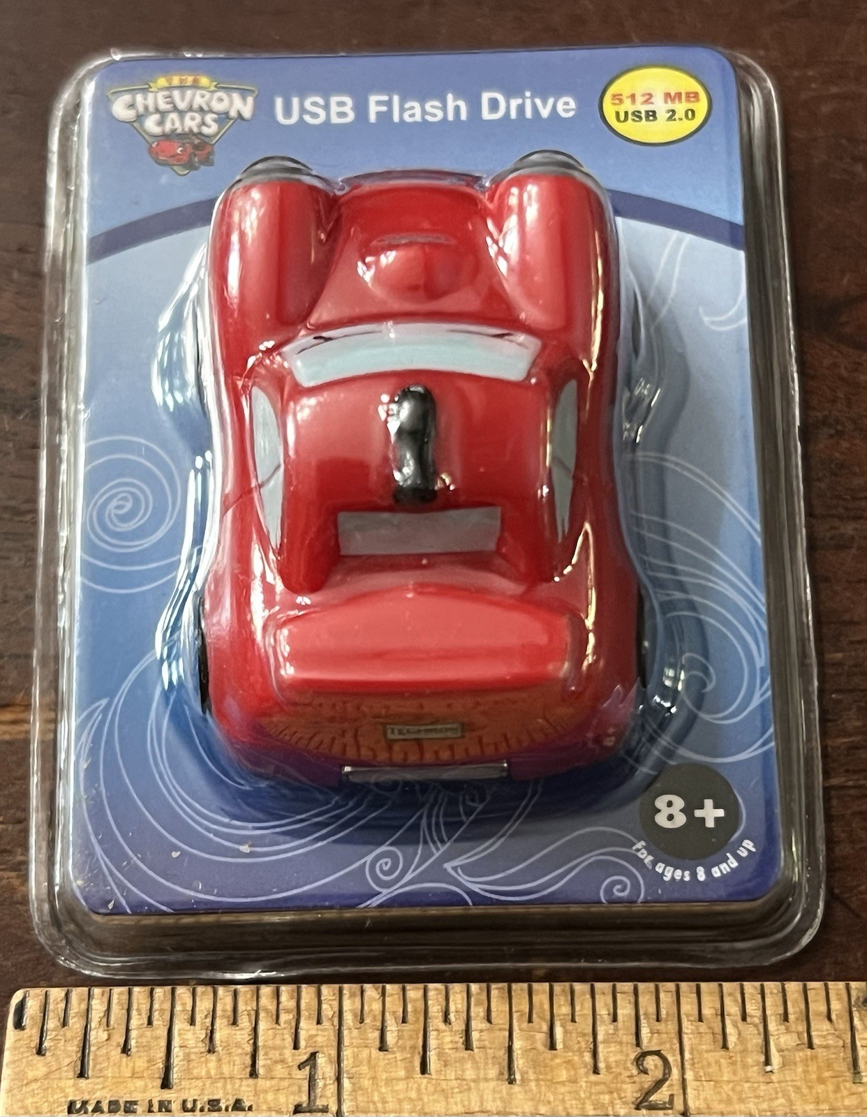 NEW IN PACKAGE THE CHEVRON CARS 2008 USB FLASH DRIVE 2.0 / 512 MB RED SMILEY