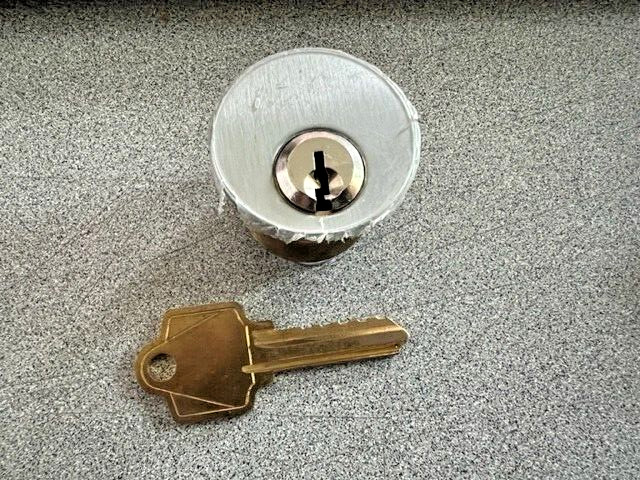 KABA ILCO 7165AA1-26D WITH AR CAM ARROW 5 PIN 1" CYLINDER W/ 1 KEY