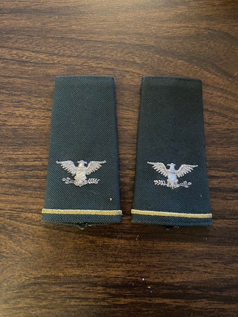 U.S. ARMY OFFICER SHOULD BOARD SET - COLONEL (O6) - ORIGINAL "GREEN BACKGROUND"