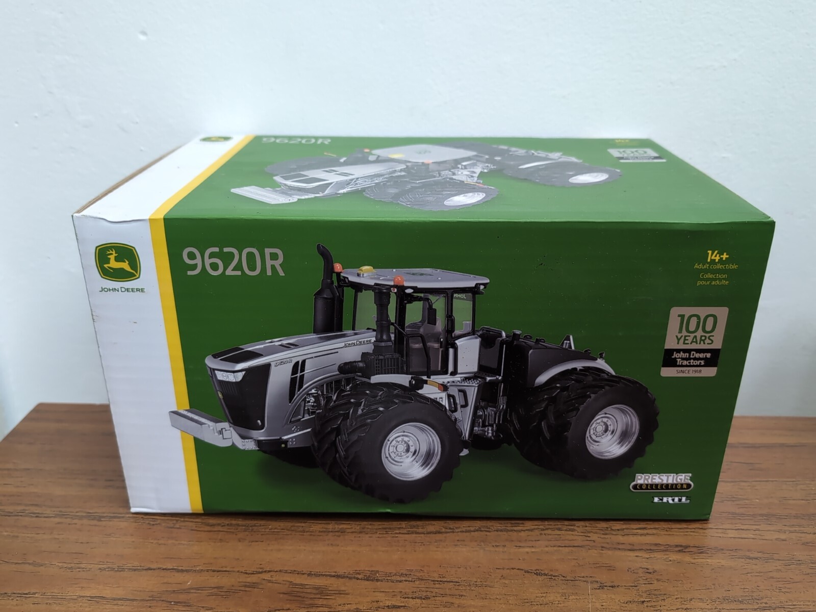 1/32 Ertl 2018 Ertl John Deere Model 9620R Toy Tractor "100 Year Silver"