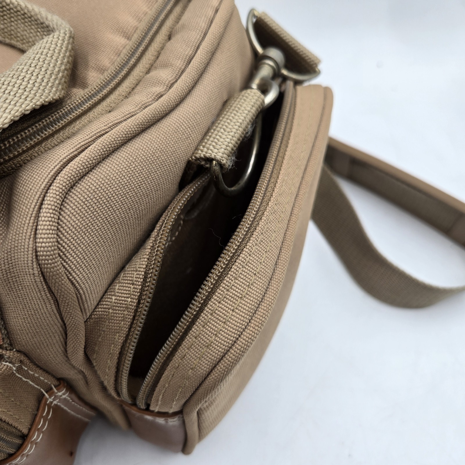 MacGregor Canvas and Leather Camera Padded, Clean, Tough, Excellent Condition