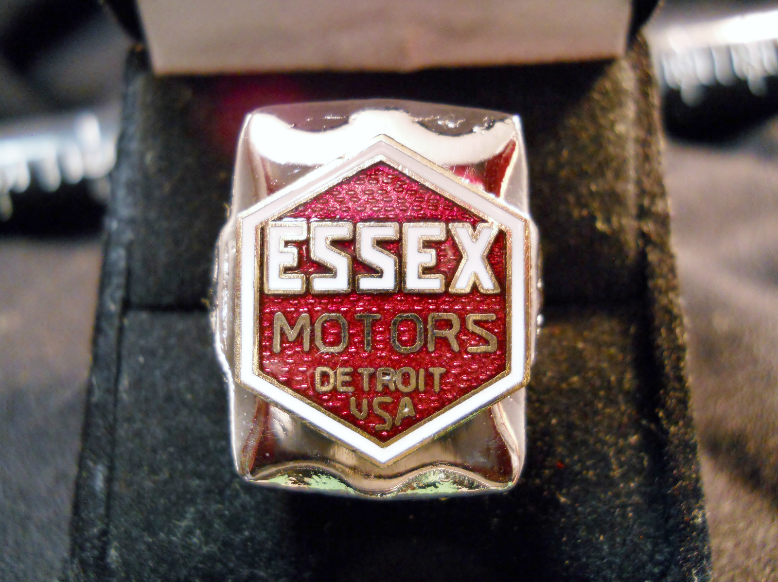 ESSEX SERIES A ROADSTER 1919 Nickel Silver Ring Enamel Medallion Choice of Size