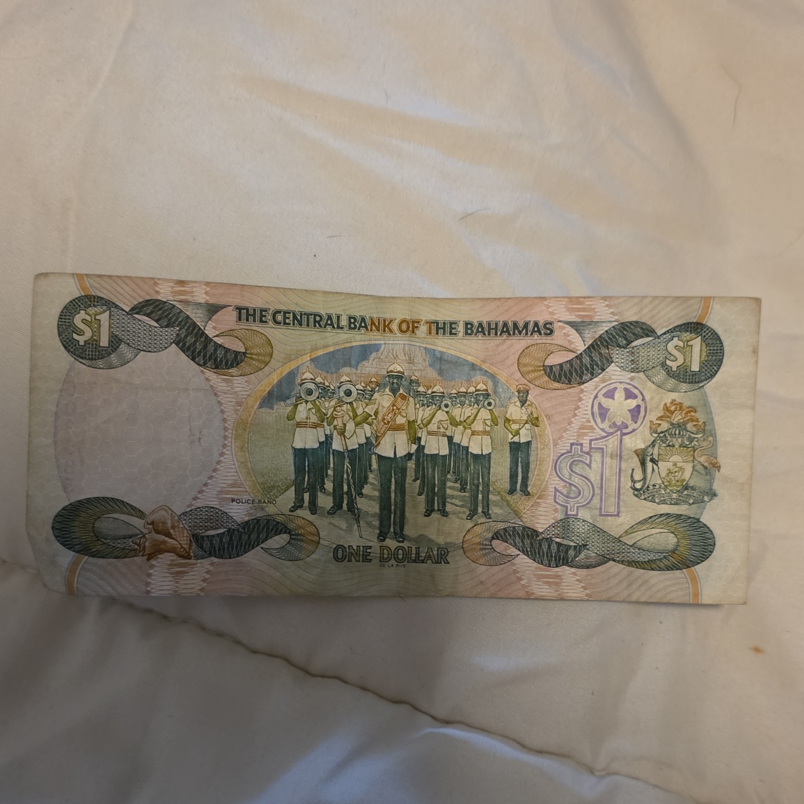 Bahamas $1 Banknote 2001 Series CK603565