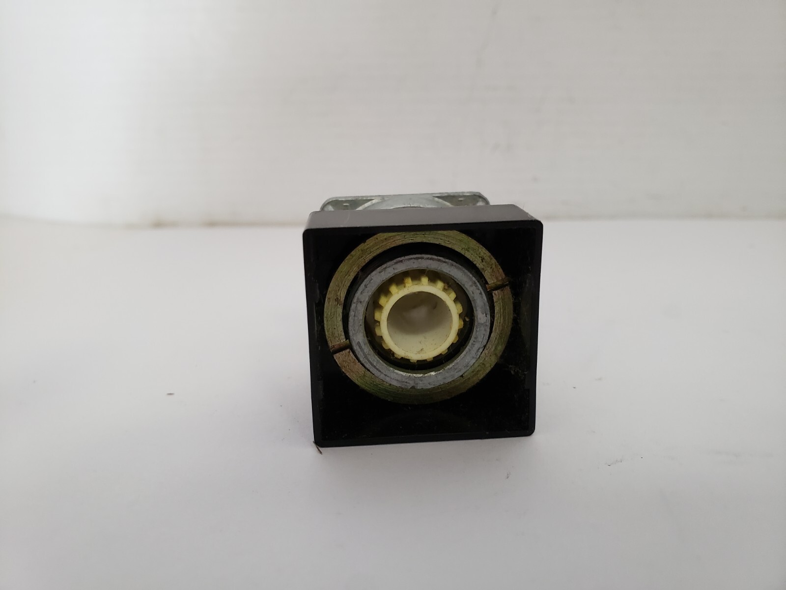 SQUARE D 9001-LSSA-2 SELECTOR SWITCH 2-POS S.S. W/O KNOB SERIES A (LOT 2) NIB
