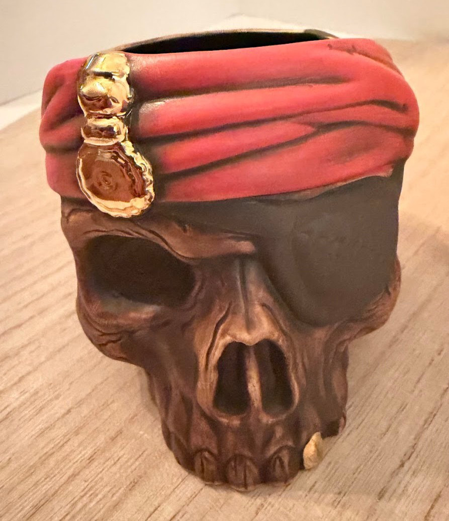 1st Edition Captain Jack’s Disney Pirate Skull Mug Bandana & Gold NWT & Box