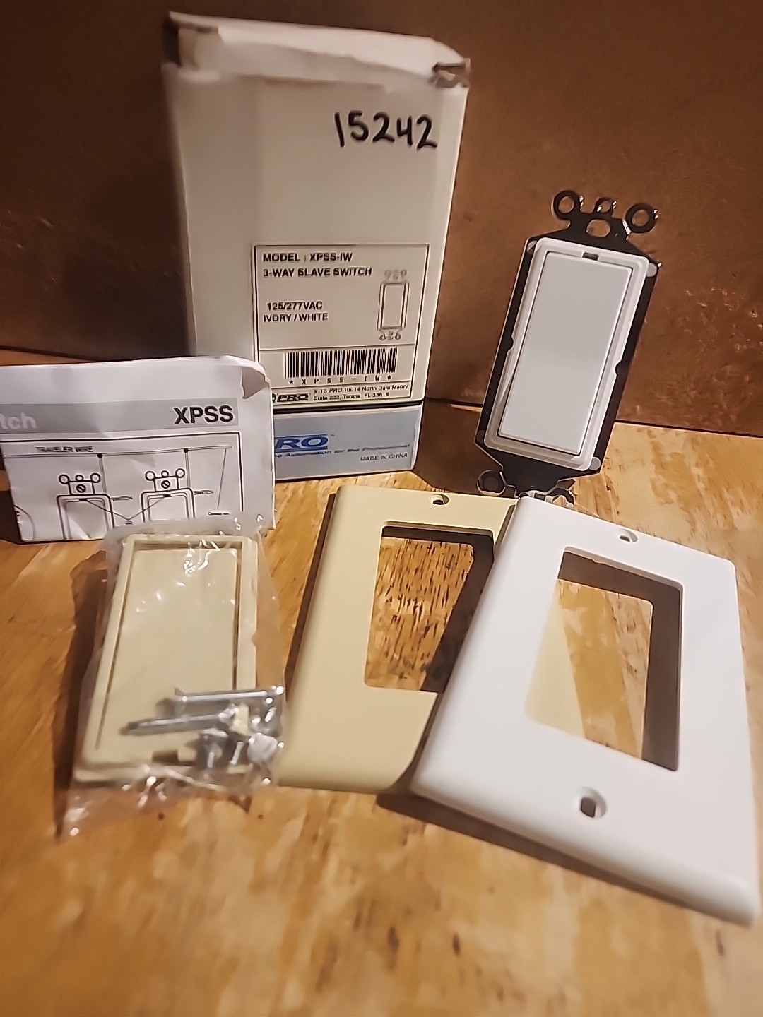 New X-10 PRO XPSS-IW, 3-Way Slave Switch Incandescent XPSS-IW Ivory / White