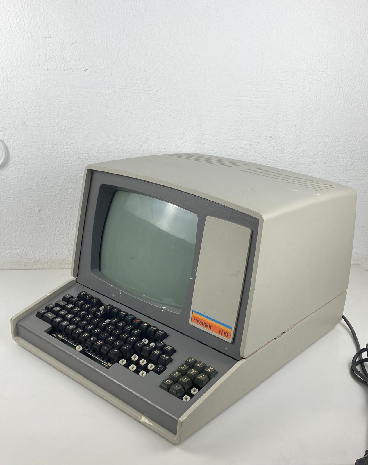 Vintage 1980 Heathkit H19 advanced video terminal computer