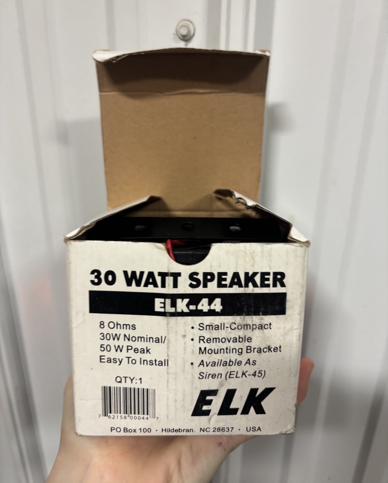 **MISSING SCREWS** ELK-44 30 WATT SPEAKER