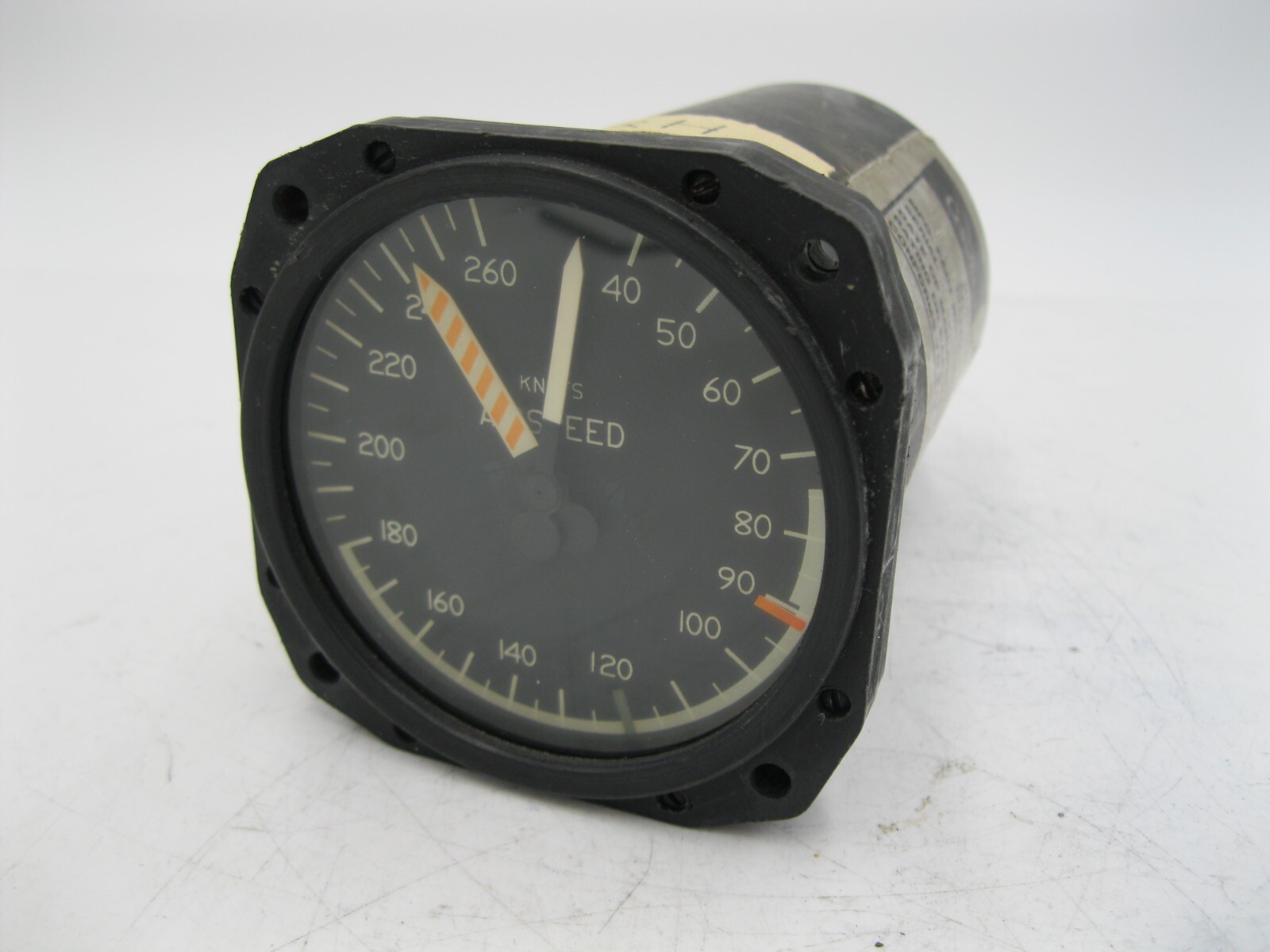 CESSNA AIRSPEED INDICATOR PN: C661046-0101 20126-01165