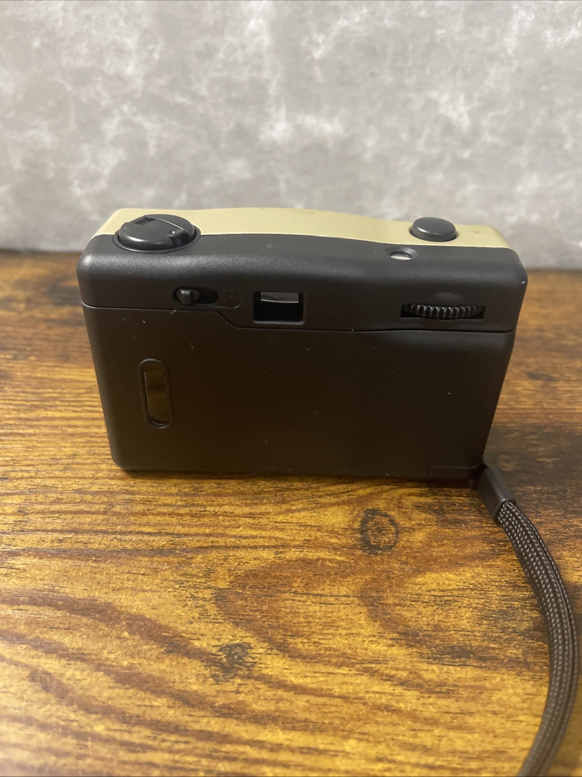 Vivitar PN2011 Focus Free 35mm Point & Shoot Camera. New Not Tested