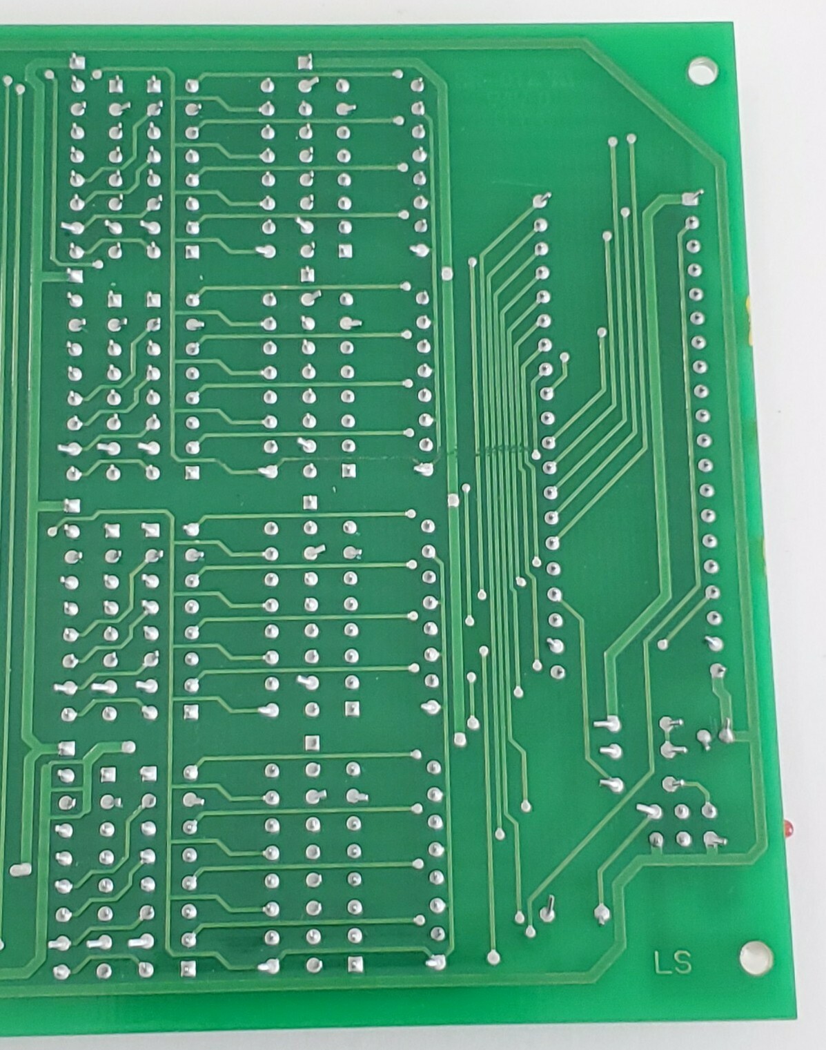 *PREOWNED* MCD Elektronik DIGOUT320PTO Output Card 113405 Computer Control Board