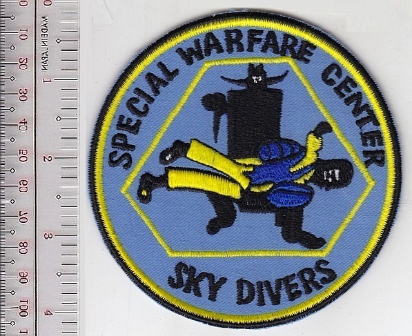 Freefall US Army Special Forces Green Berets Special Warfare Center NO TARIFF