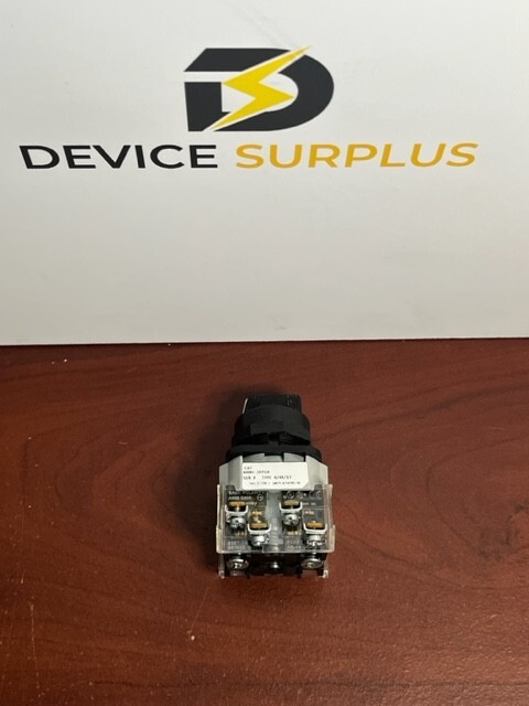 Allen Bradley 800H-JR91B Selector Switch 3 Position Spring Return Ser F