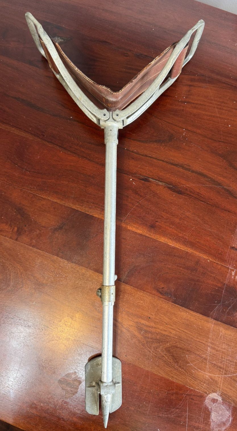 NADCO LEATHER SPORTS CANE/CHAIR-SPORTING EVENTS, GOLF, FISHING, HUNTING, CAMPING