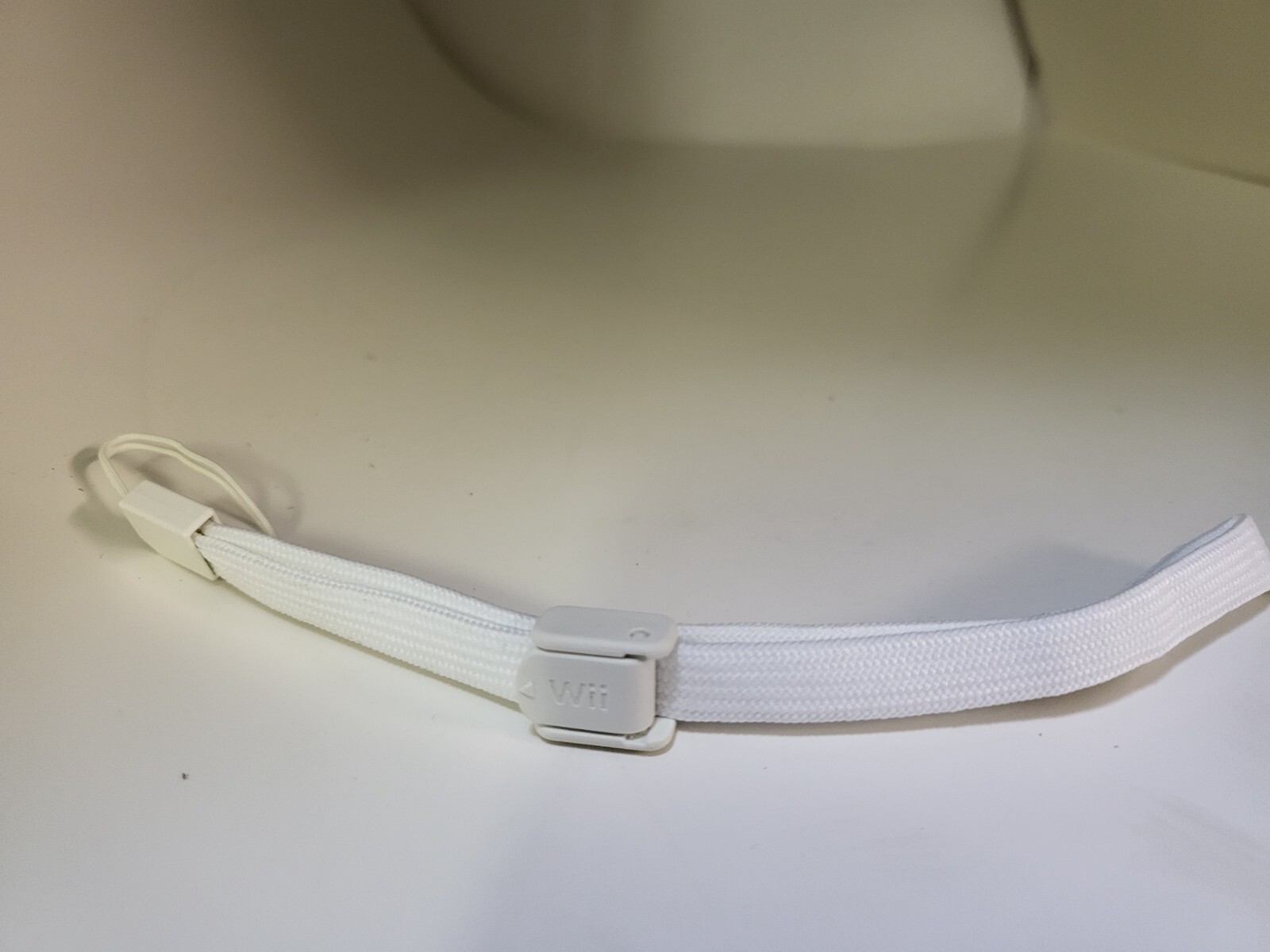 NEW WHITE Official OEM Nintendo Wii Remote Wrist Strap
