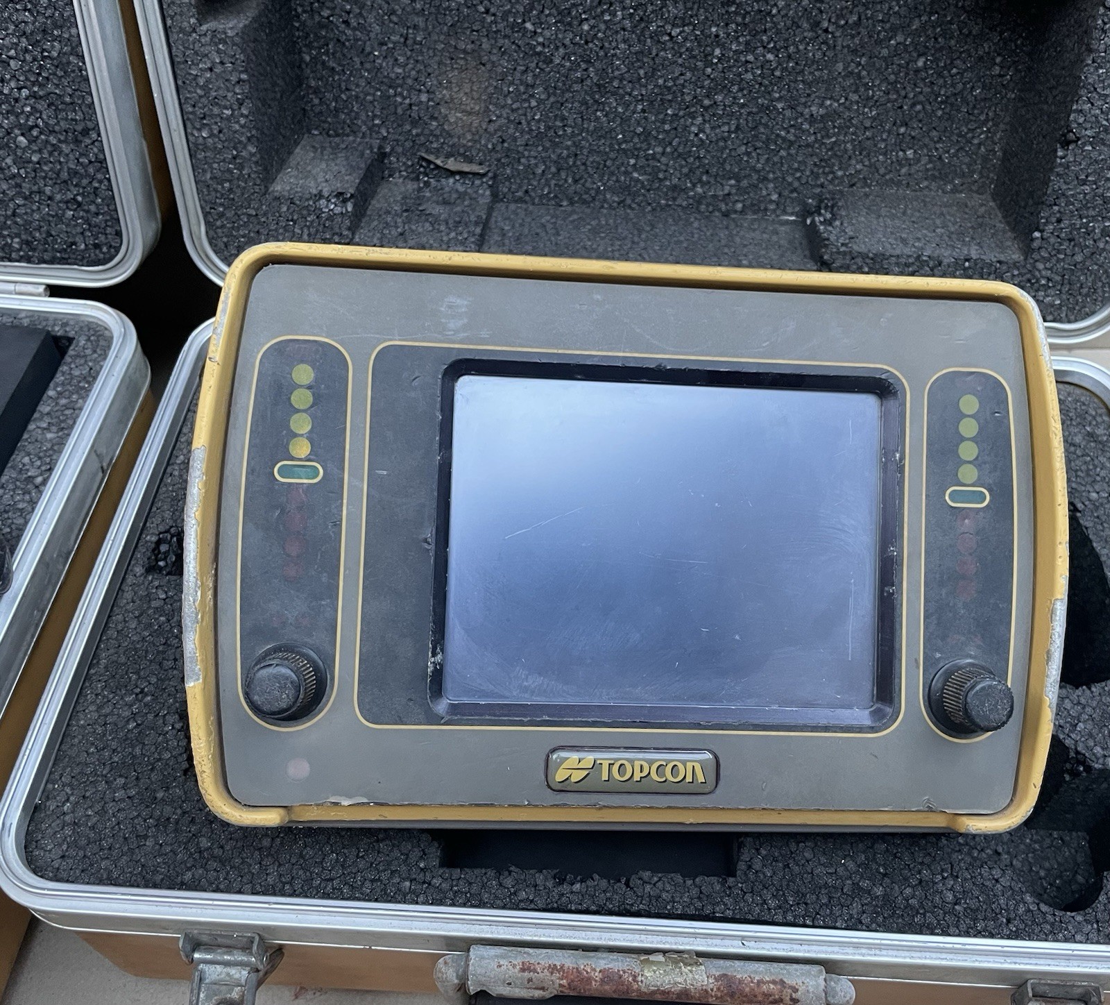 TOPCON SYSTEM FIVE 9901 GPS MACHINE CONTROL BOX 3DMC INCLUDING DISPLAY UNIT 9168