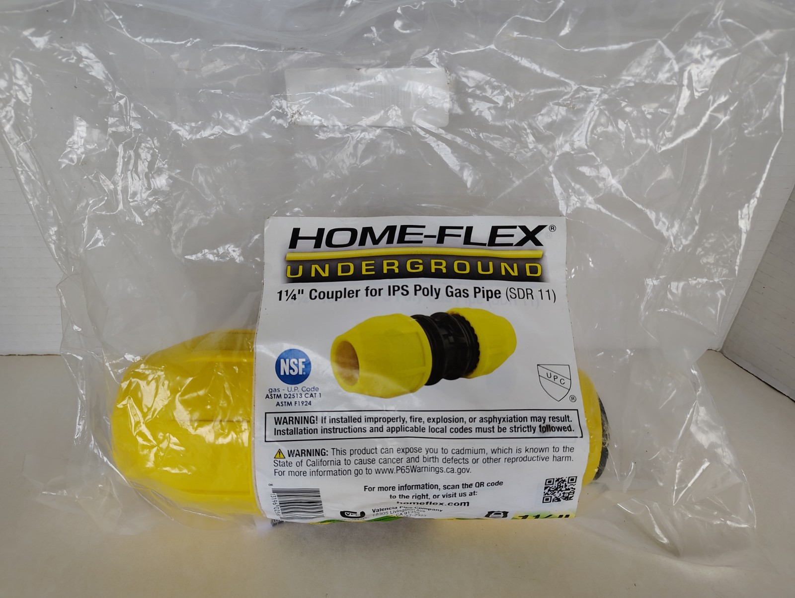 HOME-FLEX 18-429-012 1-1/4" IPS SDR 11 Yellow Poly Gas Pipe Underground Coupler