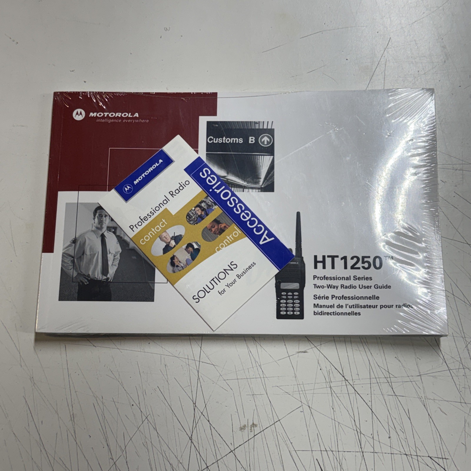 MOTOROLA HT1250 Professional Series Two Way Portable Radio User Guide Booklet