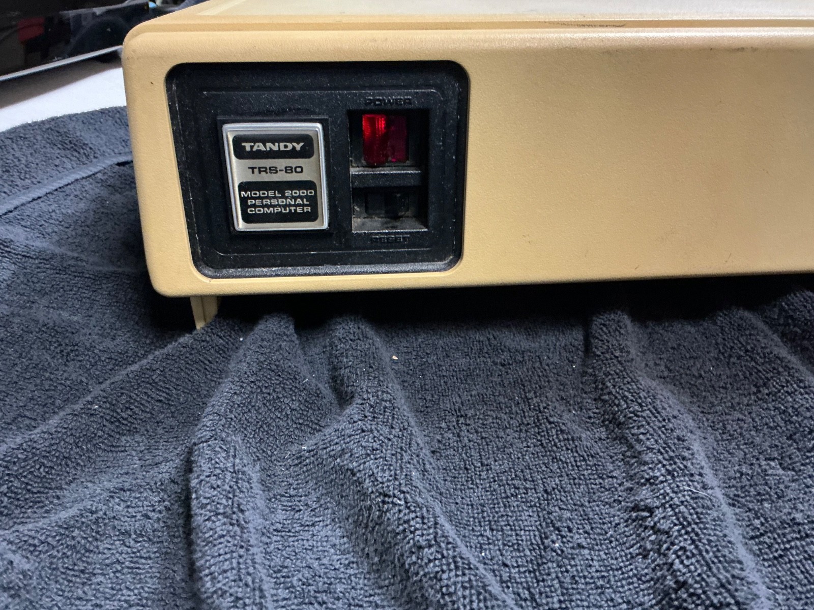 Radio Shack Tandy TRS-80 Model 2000 26-5103 Personal Computer Untested Powers On
