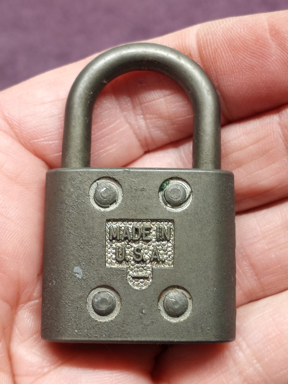 Vintage SLAYMAKER RUSTLESS PADLOCK USA --- NO KEY ---