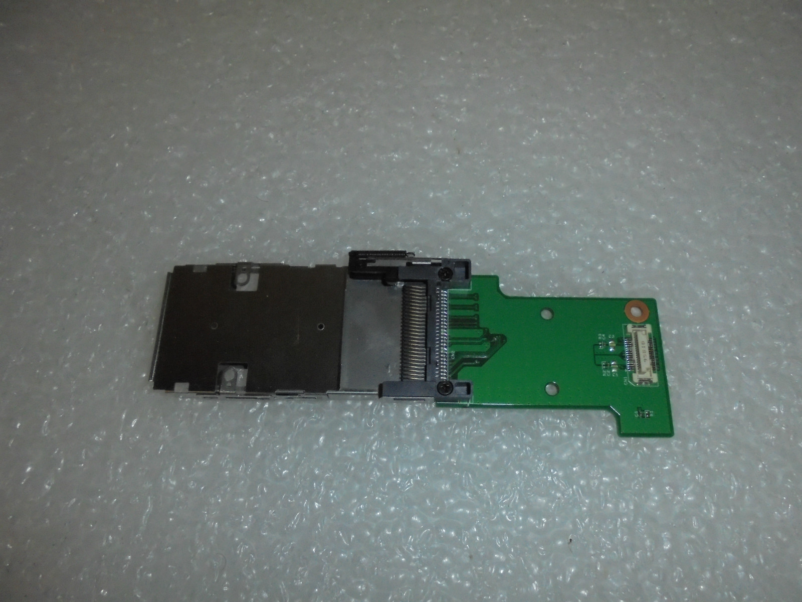Dell Inspiron 1545 Laptop Express Card Reader Board P822F P/N: 0P822F