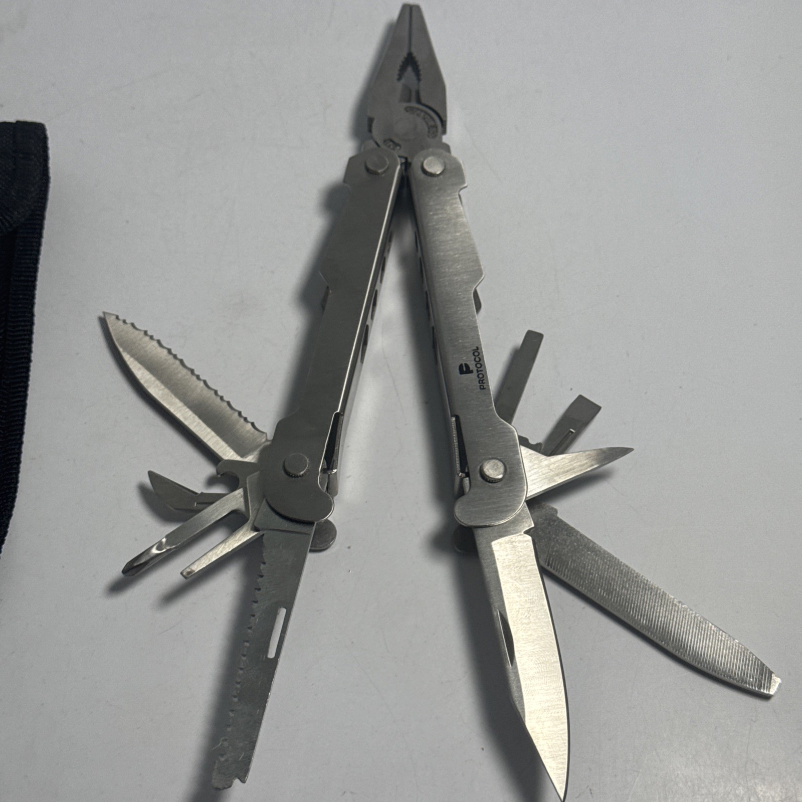 Mint Protocol 11 N 1 Silver Multi Tool + Belt Sheath Knife Blade Pliers Clean
