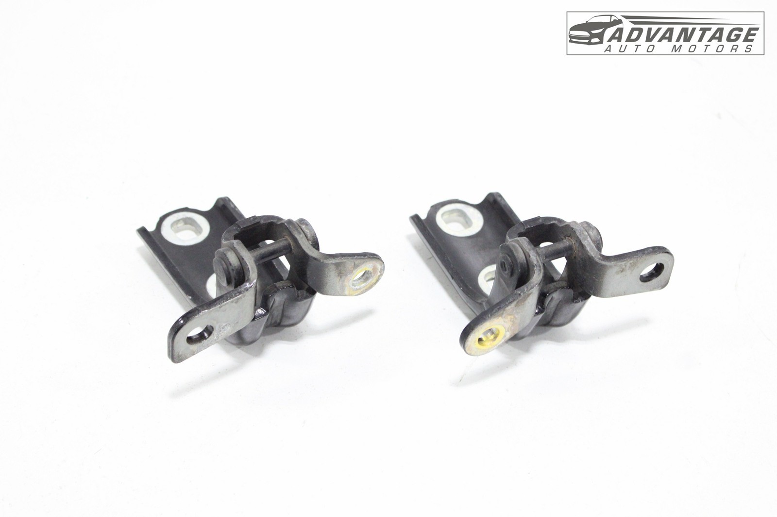 2015-2020 CHEVY SUBURBAN FRONT RIGHT SIDE DOOR HINGE LOWER & UPPER SET OEM