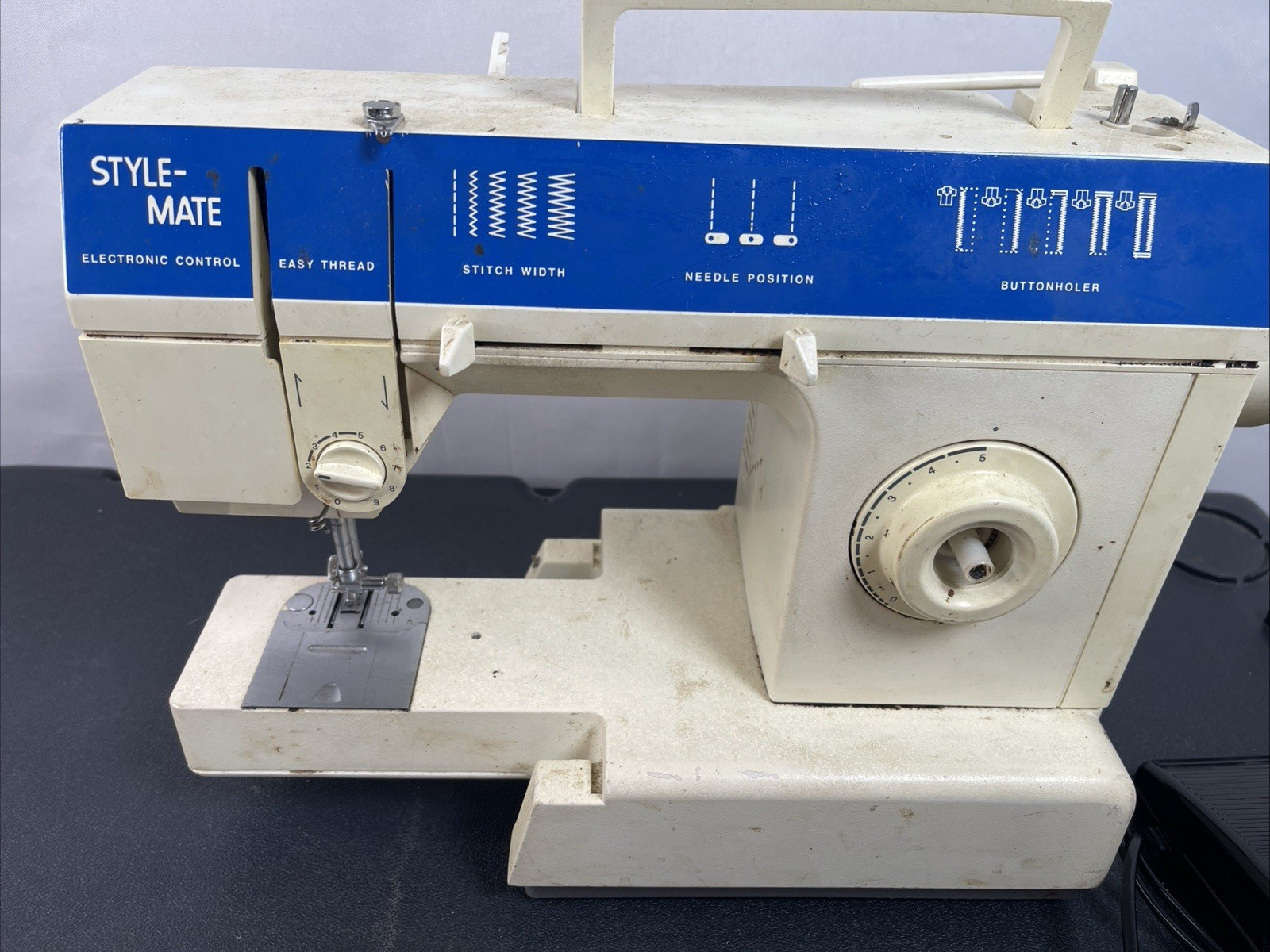 vtg Singer Style-Mate SM-14C Electronic Control Sewing Machine w/ Pedal Tested