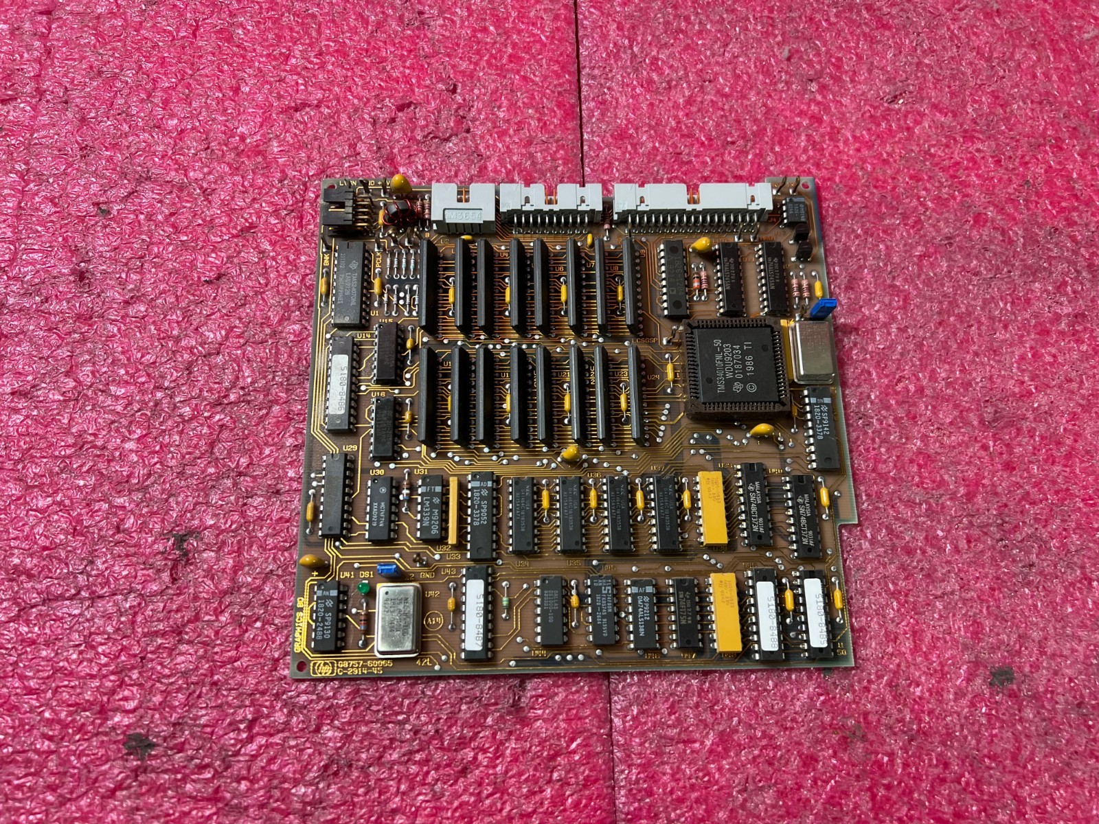 HP 8757D Scalar Network Analyzer BOARD 08757-60065 C-2914-45 GRAPHICS BD 42L