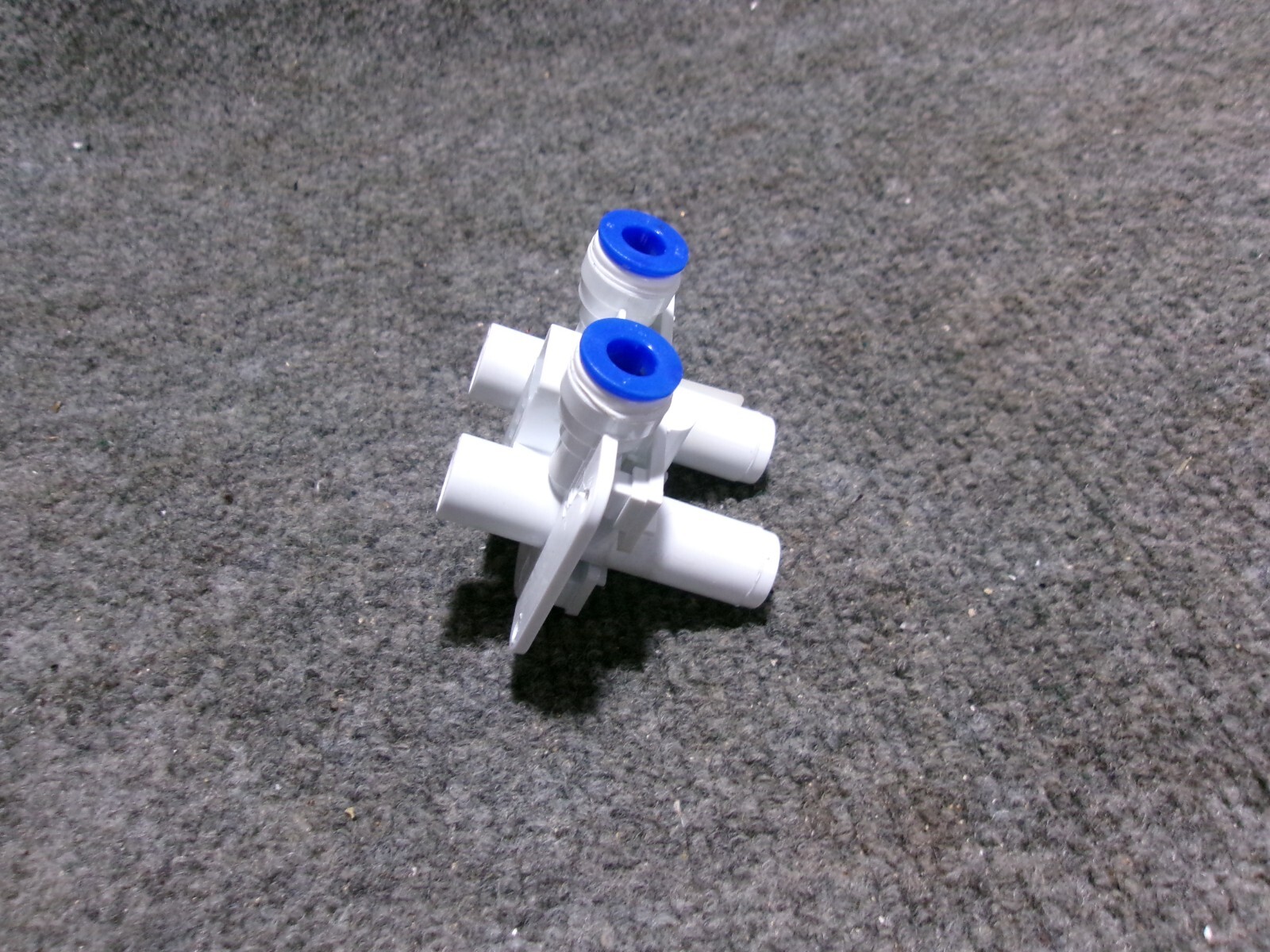 242009604 FRIGIDAIRE KENMORE REFRIGERATOR WATER FILTER BASE