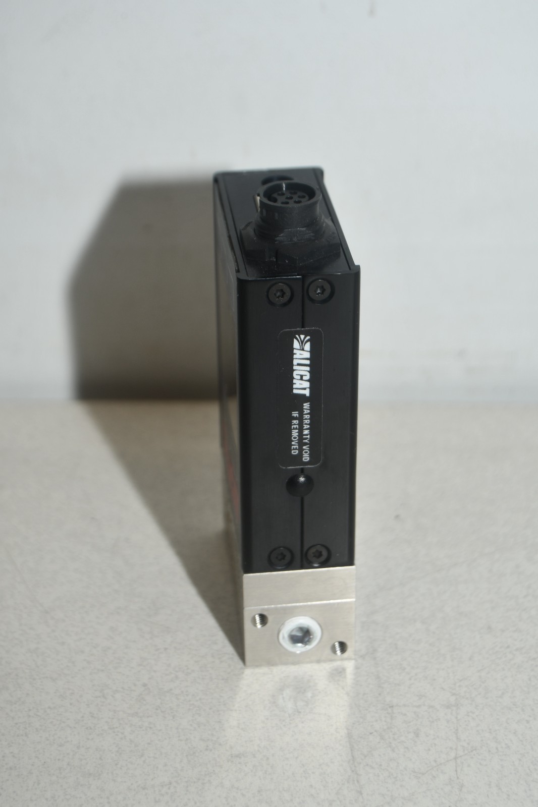 ^ Alicat P-15PSIA-TFT-I/5P Flow Controller #X8335