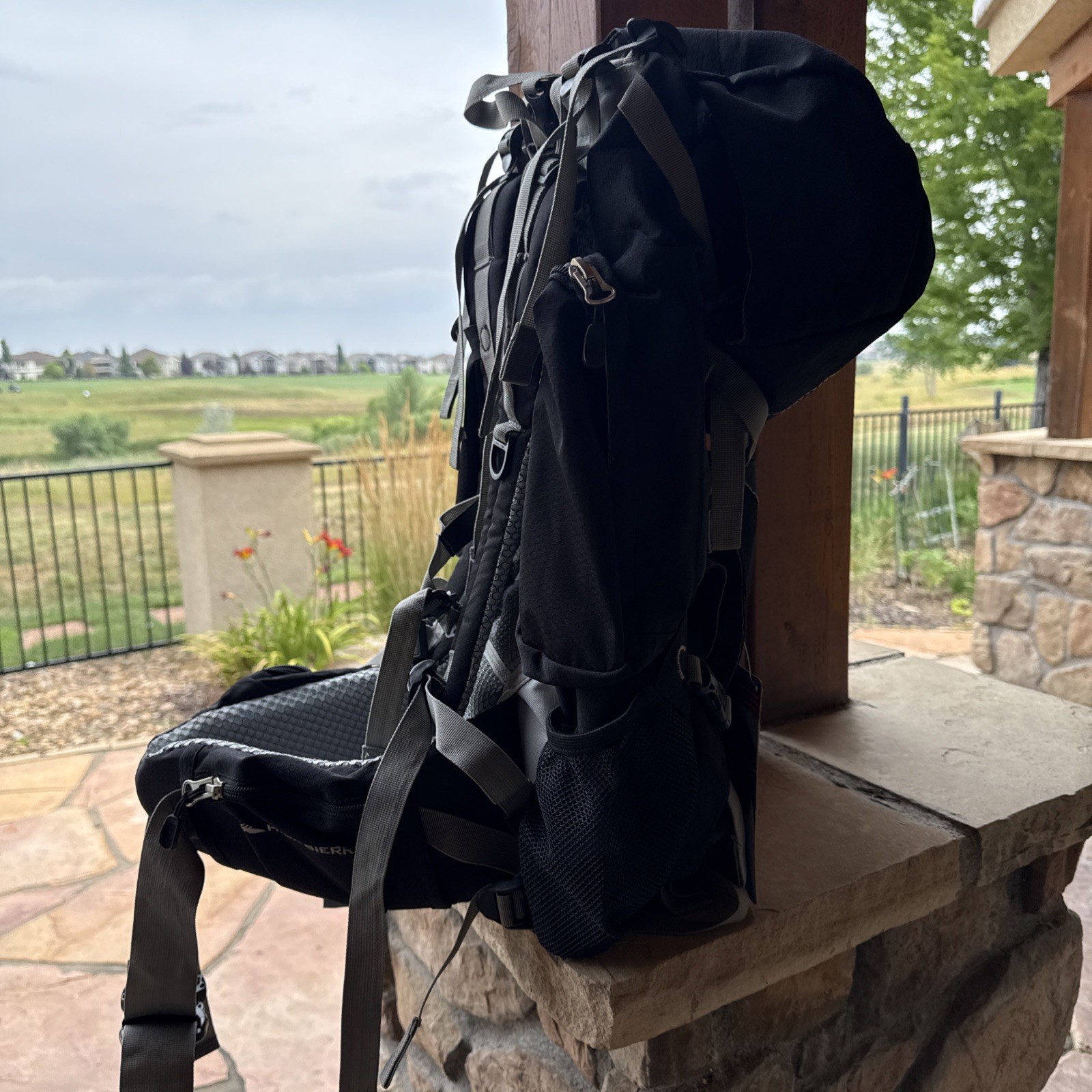 High Sierra Backpack Black Avenger 45 Liter Great Condition