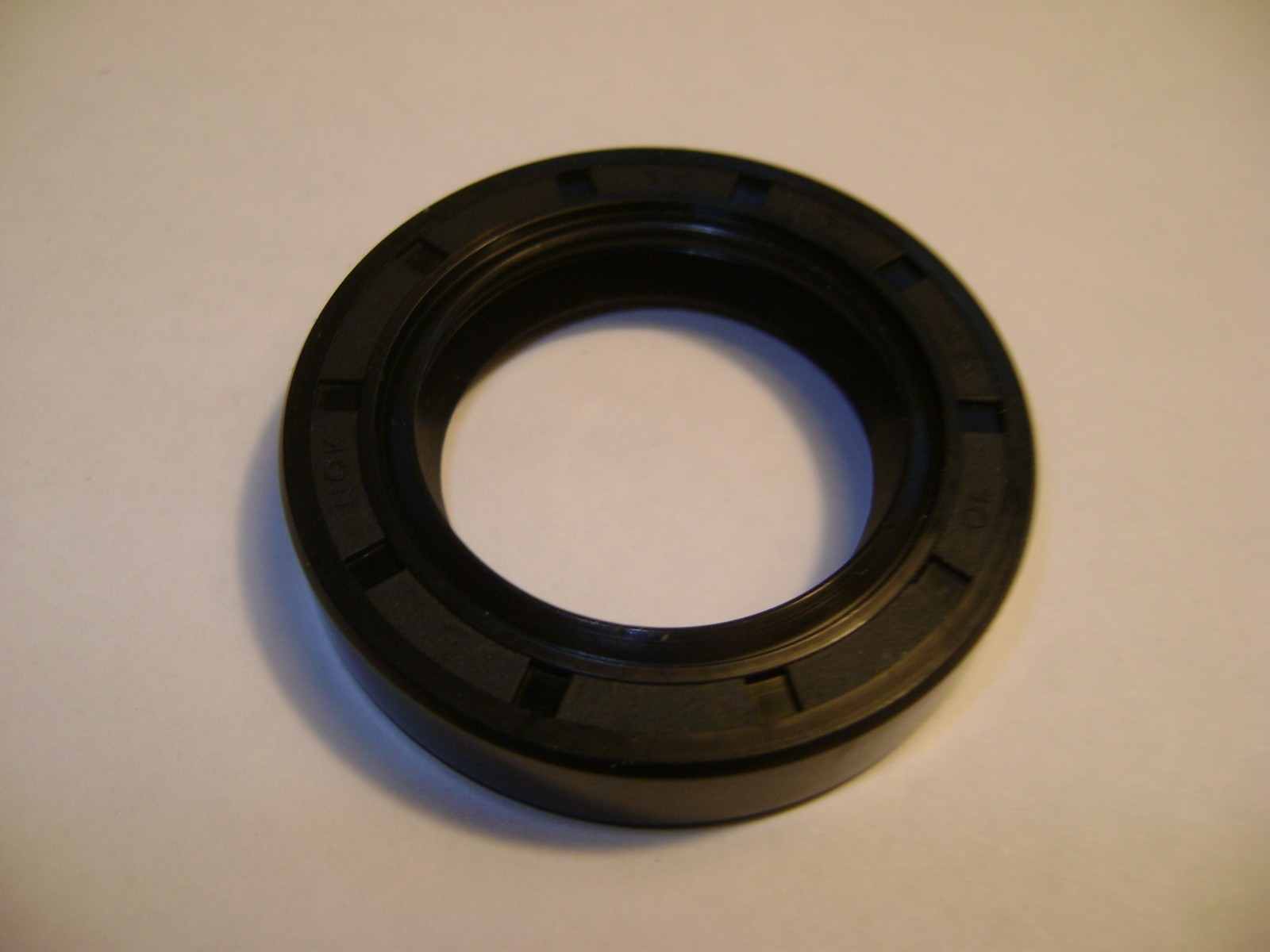 NEW TC 31X48X10 DOUBLE LIPS METRIC OIL / DUST SEAL WITH GARTER SPRING