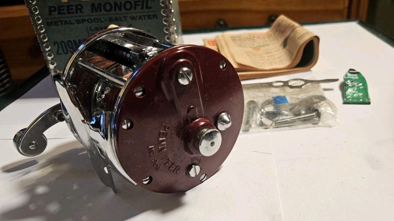 PENN REELS 209MS Level Wind Salt Water Fishing Peer Monofil Original Box USA