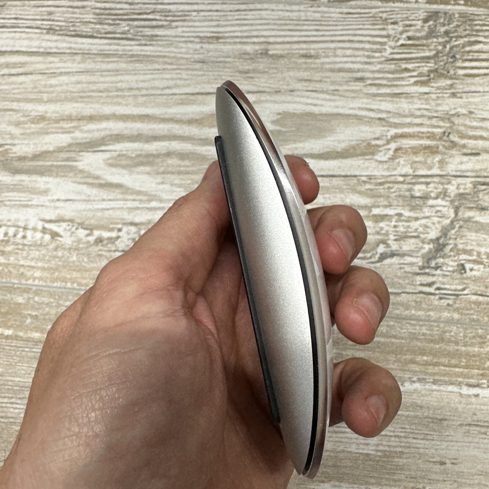 Apple Magic Mouse Bluetooth Wireless Model A1296 Needs 2 AA Batts - Not Included