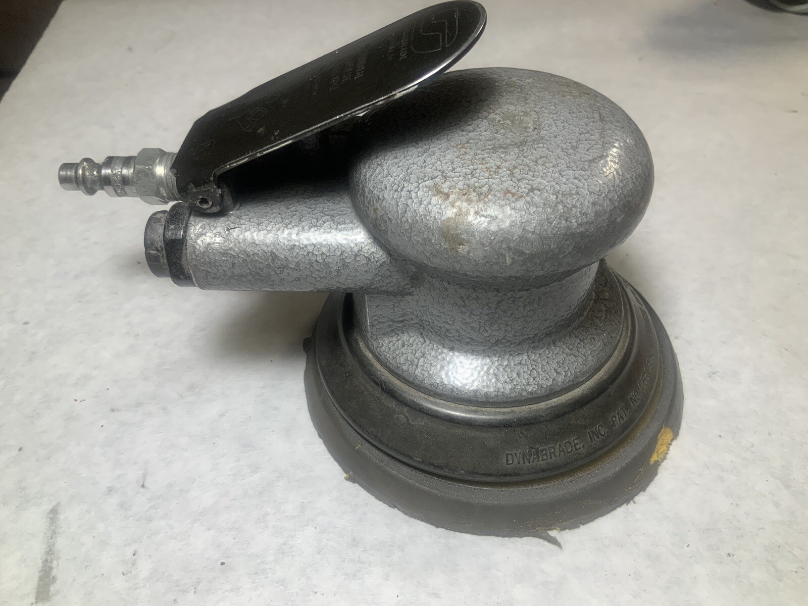 Dynabrade Model 58005 Pneumatic Orbital Sander 5" PSA Pad